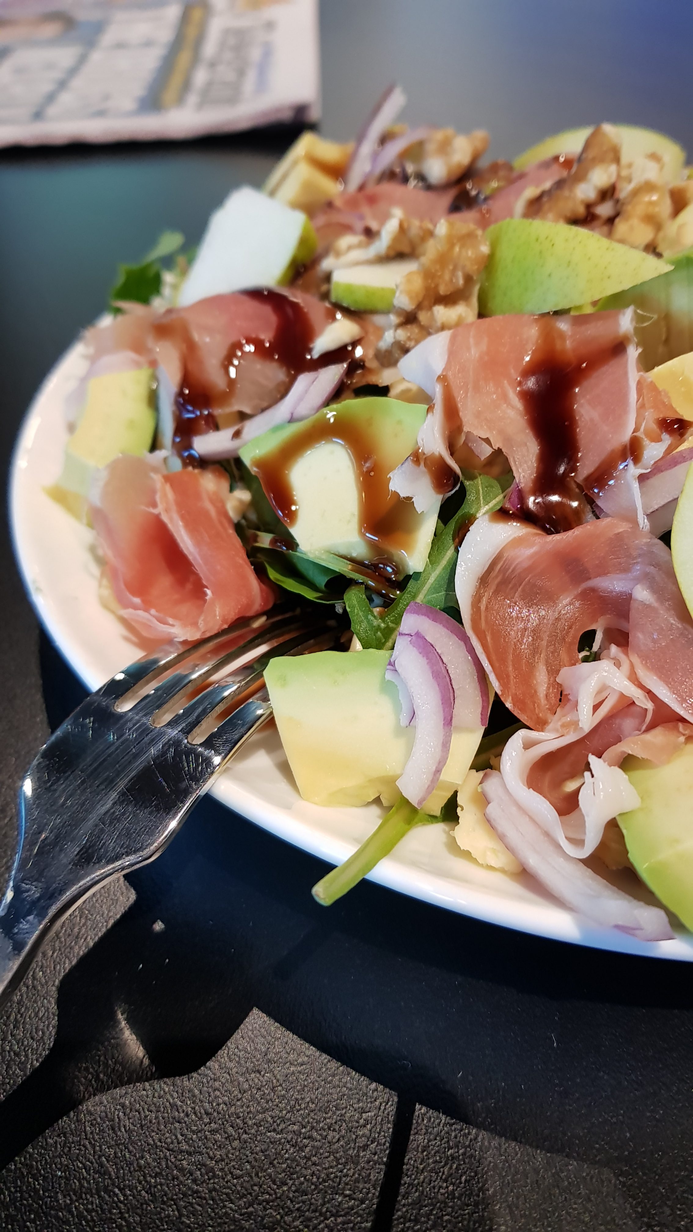 Prosciutto, Avocado & Pear Salad - Mummy is Cooking